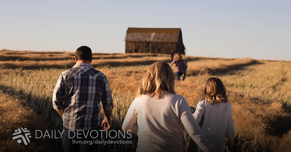 devo_1200_fieldfamilybarn2018